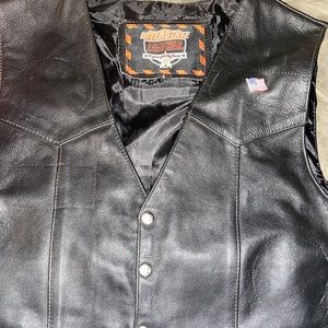 Men’s leather motorcycle vest